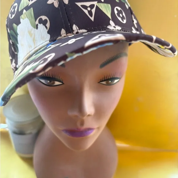 Black and Beige Patterned Cap - Picture 6 of 10